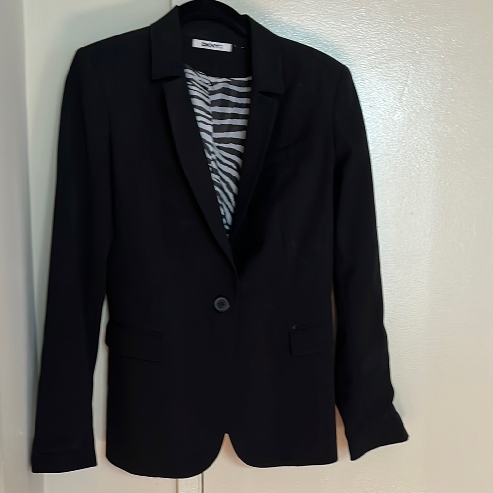 DKNY Elegant Black Blazer